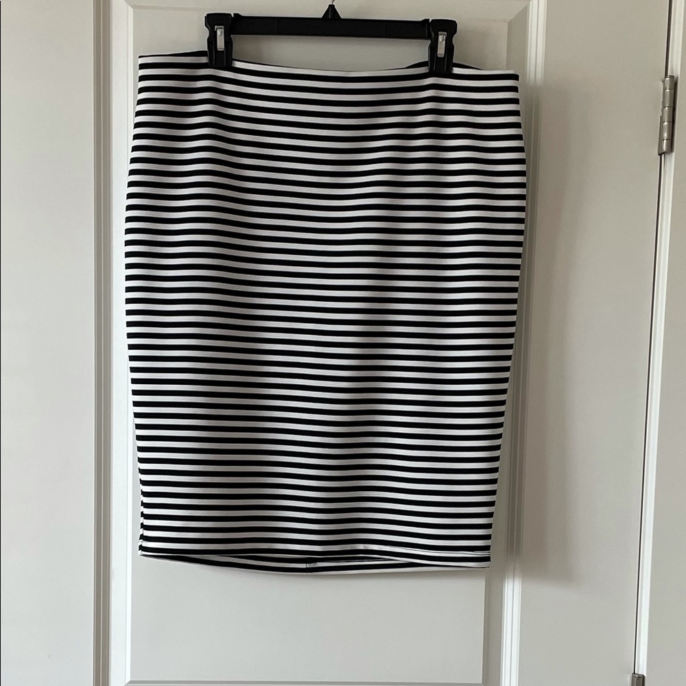 FOREVER 21 pencil skirt